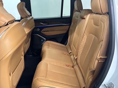 Used 2022 Jeep Grand Cherokee Summit AWD/4WD image 23