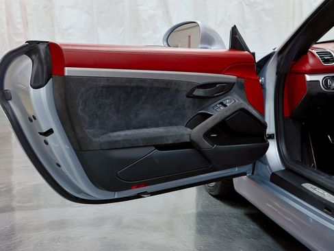 Used 2016 Porsche Boxster Spyder image 70