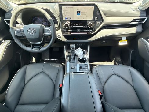 New 2026 Toyota Highlander Limited AWD/4WD image 22