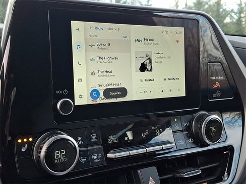 New 2026 Toyota Highlander XLE image 16