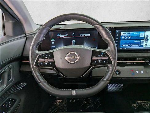 Used 2023 Nissan Ariya FWD image 13