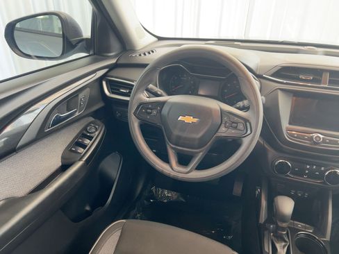 Used 2021 Chevrolet TrailBlazer LS image 24