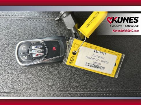 Used 2025 Buick Encore GX Preferred AWD/4WD image 16