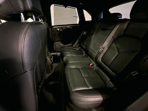 Used 2025 Porsche Macan image 22