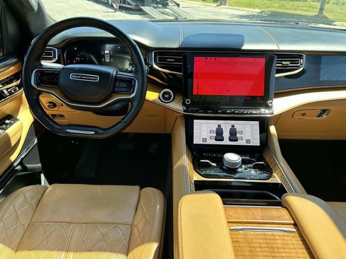 Used 2022 Jeep Grand Wagoneer Series III AWD/4WD image 20