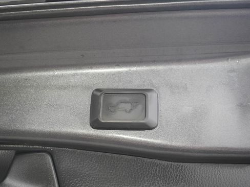 Used 2022 Toyota RAV4 XLE w/ Convenience Package AWD/4WD image 11