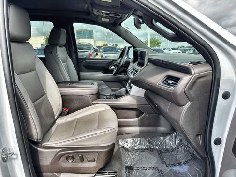 Used 2022 GMC Yukon SLT w/ SLT Premium Package RWD image 13