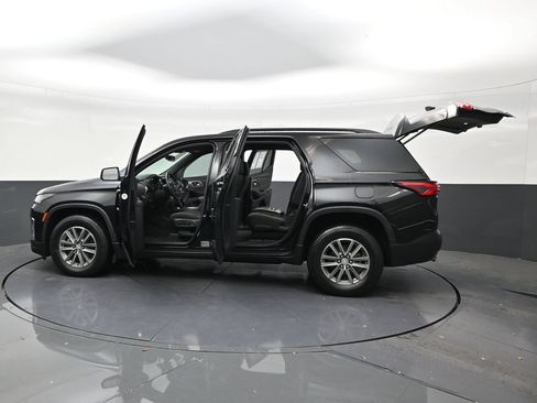 Used 2023 Chevrolet Traverse LT FWD image 30