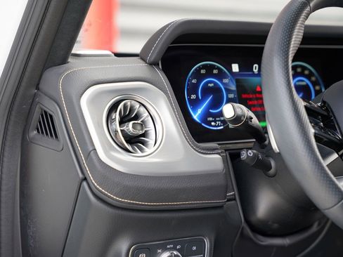 Used 2025 Mercedes-Benz G 580 w/ EQ Technology image 18