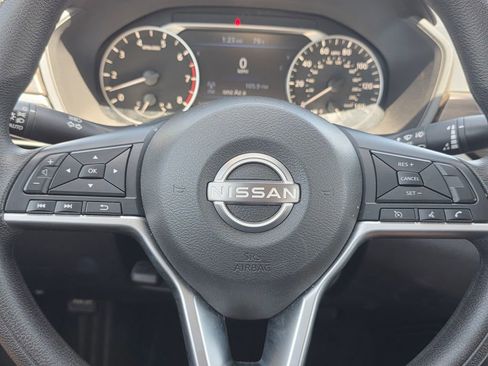 Used 2023 Nissan Altima 2.5 SV FWD image 32