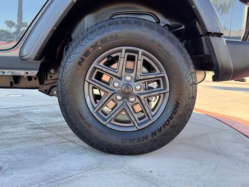 Used 2024 Jeep Wrangler Sport S image 10