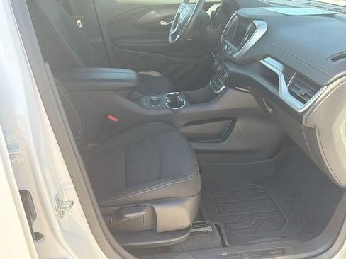 Used 2024 GMC Terrain SLE w/ Driver Convenience Package FWD image 13