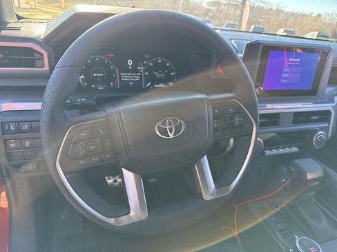 Used 2025 Toyota Tacoma TRD Sport image 10