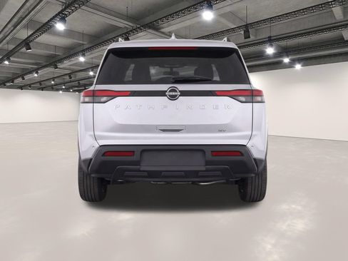 Used 2024 Nissan Pathfinder SV FWD image 7