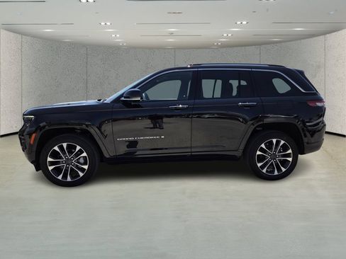 Used 2022 Jeep Grand Cherokee Overland RWD image 5