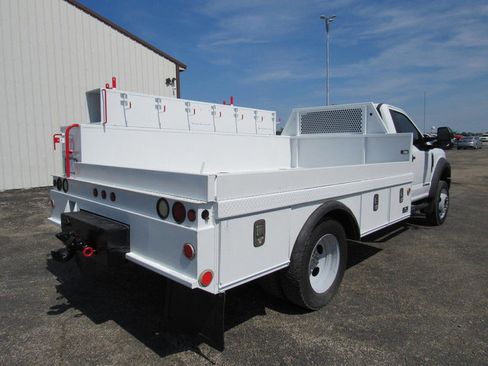 Used 2019 Ford F550 2WD Regular Cab Super Duty image 2