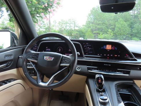 Used 2021 Cadillac Escalade Premium Luxury w/ Driver Assist Tech Package AWD/4WD image 30