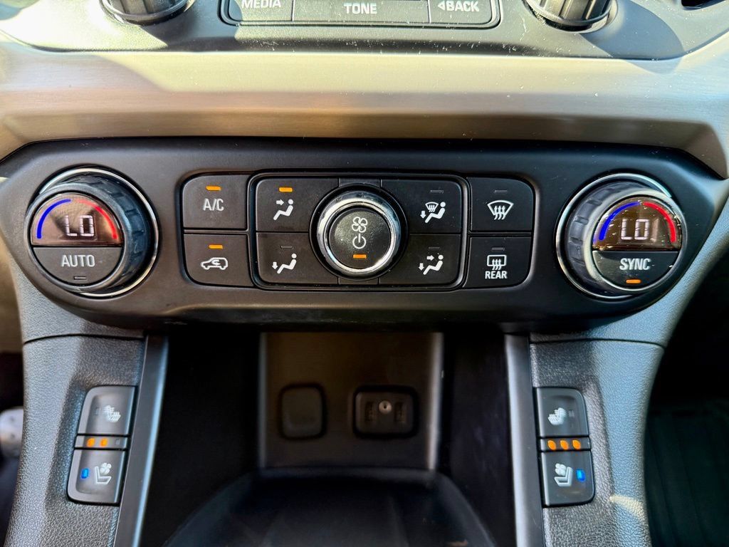 Used 2019 GMC Acadia Denali w/ Technology Package AWD/4WD image 38