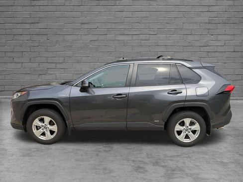Used 2020 Toyota RAV4 XLE w/ Convenience Package AWD/4WD image 4