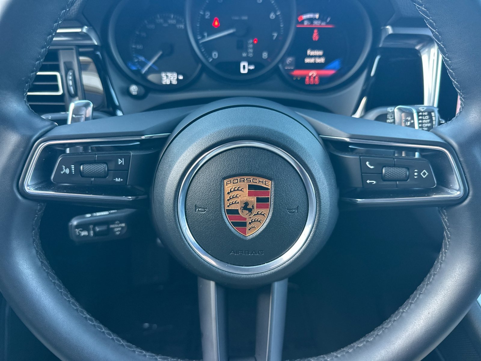 Used 2026 Porsche Macan AWD/4WD image 15