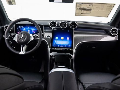 Used 2026 Mercedes-Benz GLC 300 4MATIC image 11