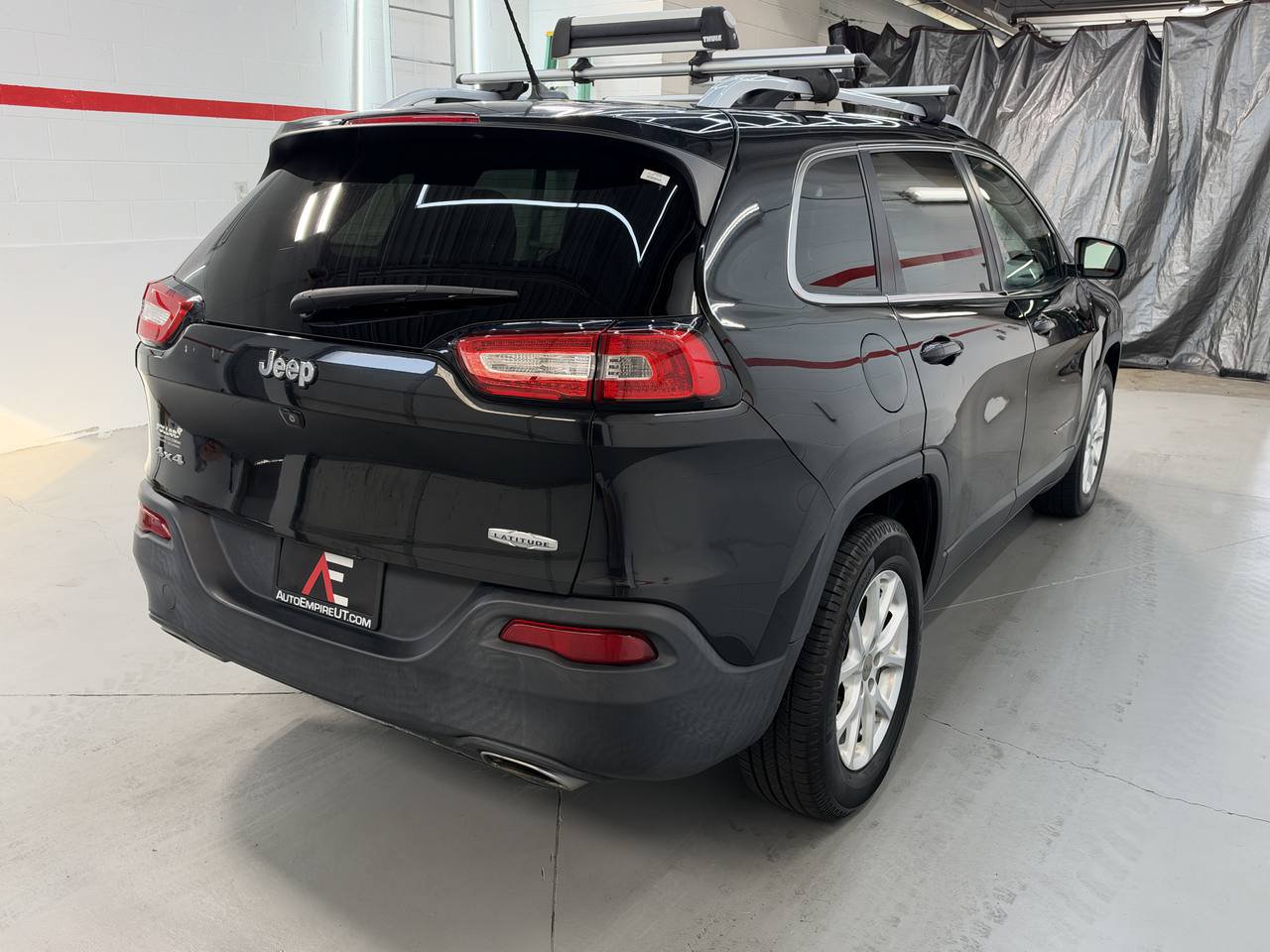 Used 2015 Jeep Cherokee Latitude AWD/4WD image 10