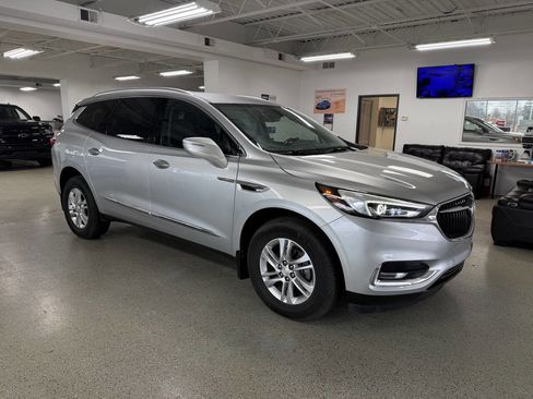 Used 2018 Buick Enclave Essence w/ Trailering Package image 5