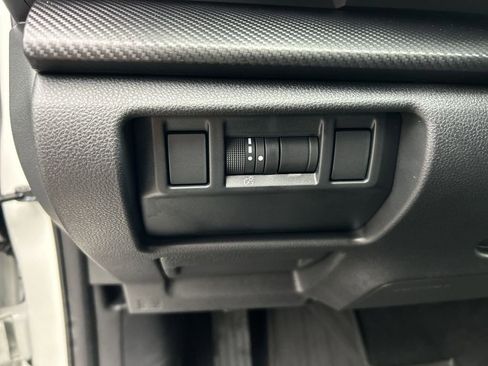 Certified 2025 Subaru Crosstrek 2.0i Premium image 17