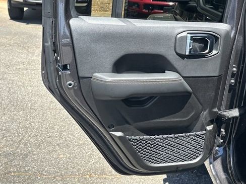 Used 2025 Jeep Wrangler Unlimited Sahara w/ Safety Group AWD/4WD image 26