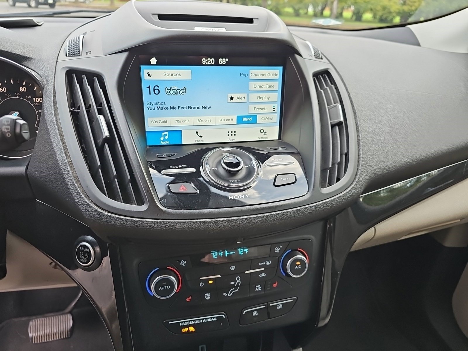 Used 2017 Ford Escape Titanium AWD/4WD image 19