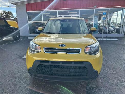 Used 2015 Kia Soul + image 2