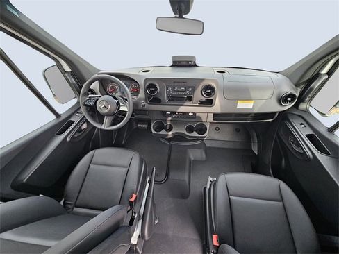 New 2025 Mercedes-Benz Sprinter 2500 image 19