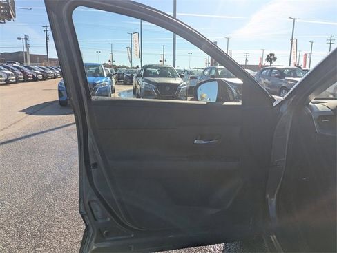 New 2026 Nissan Kicks SV image 11