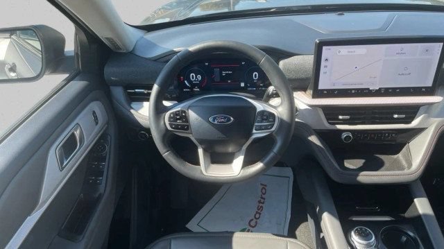 Used 2025 Ford Explorer Active w/ Active Comfort Package RWD image 14