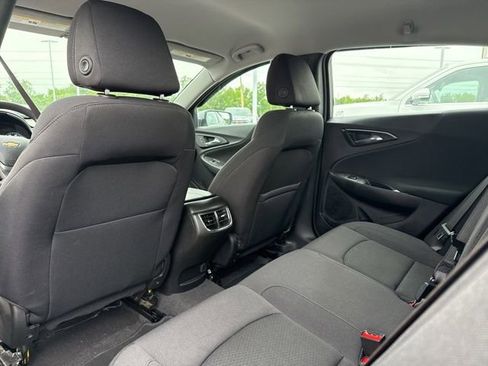 Used 2025 Chevrolet Malibu LT FWD image 9