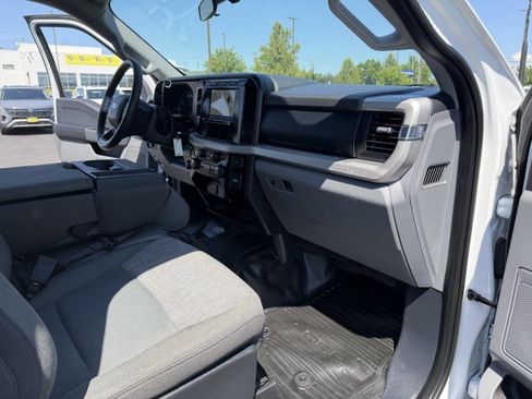Used 2024 Ford F350 XLT AWD/4WD image 30