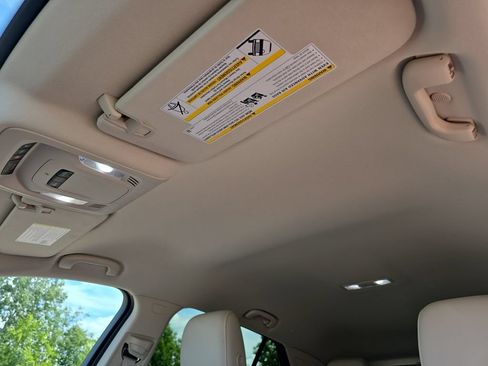Certified 2023 Buick Envision Preferred FWD image 32