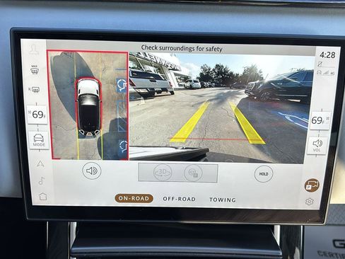 Used 2025 Land Rover Range Rover Velar Dynamic SE image 34