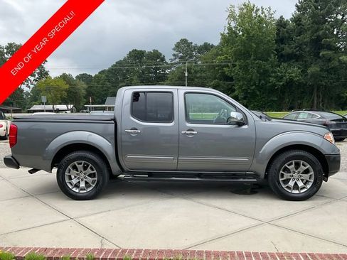 Used 2019 Nissan Frontier SL image 9