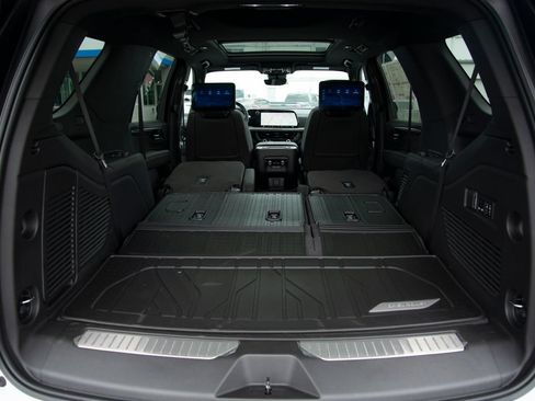 New 2026 Chevrolet Tahoe High Country AWD/4WD image 22