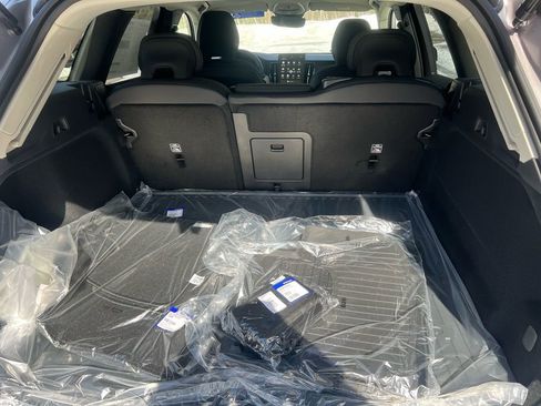 New 2026 Volvo XC60 B5 Plus w/ Protection Package Premier AWD/4WD image 24