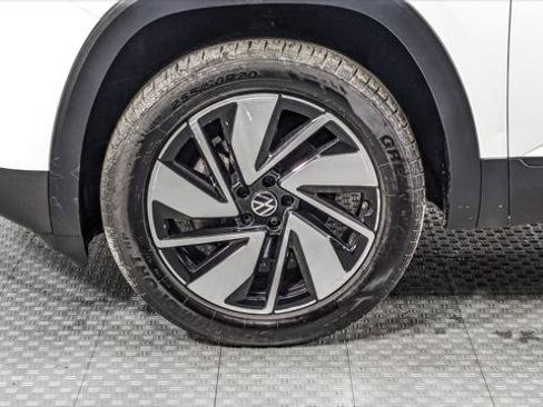 Used 2024 Volkswagen Atlas SE FWD image 35