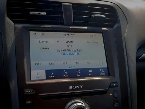 Used 2020 Ford Fusion Titanium AWD/4WD image 19