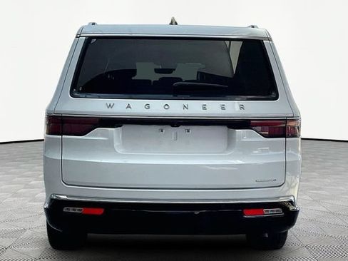 Used 2024 Jeep Wagoneer L Series II RWD image 6