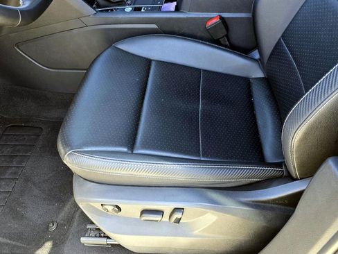 Used 2022 Volkswagen Atlas Cross Sport SE image 25