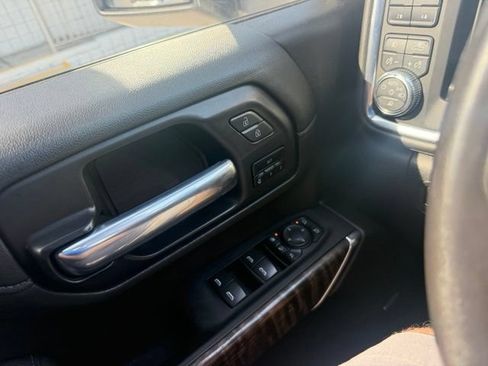 Used 2023 GMC Sierra 2500 Denali w/ Denali Ultimate Package AWD/4WD image 14