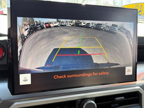 Used 2025 Toyota Tacoma TRD Off-Road image 13