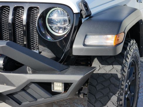 Used 2021 Jeep Wrangler Sport AWD/4WD image 11