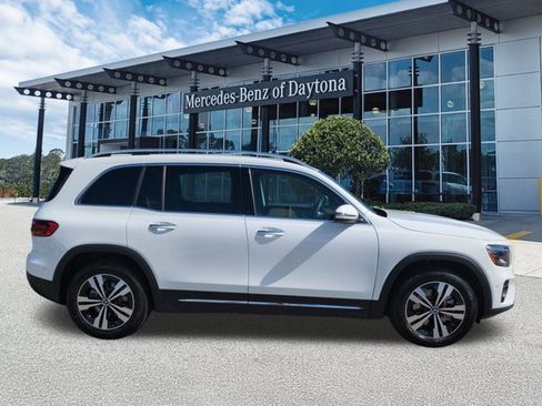 Used 2025 Mercedes-Benz GLB 250 image 3