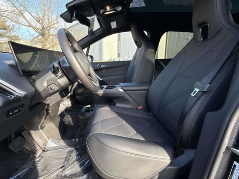 Used 2025 BMW iX xDrive50 w/ Premium Package image 14